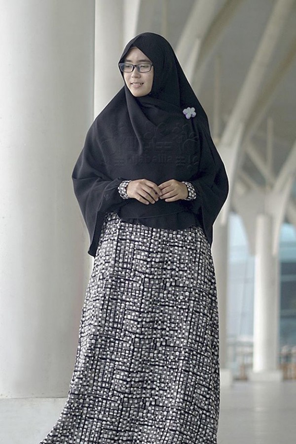 Gambar Cerry Set Sparkle Stone Hijab Alila