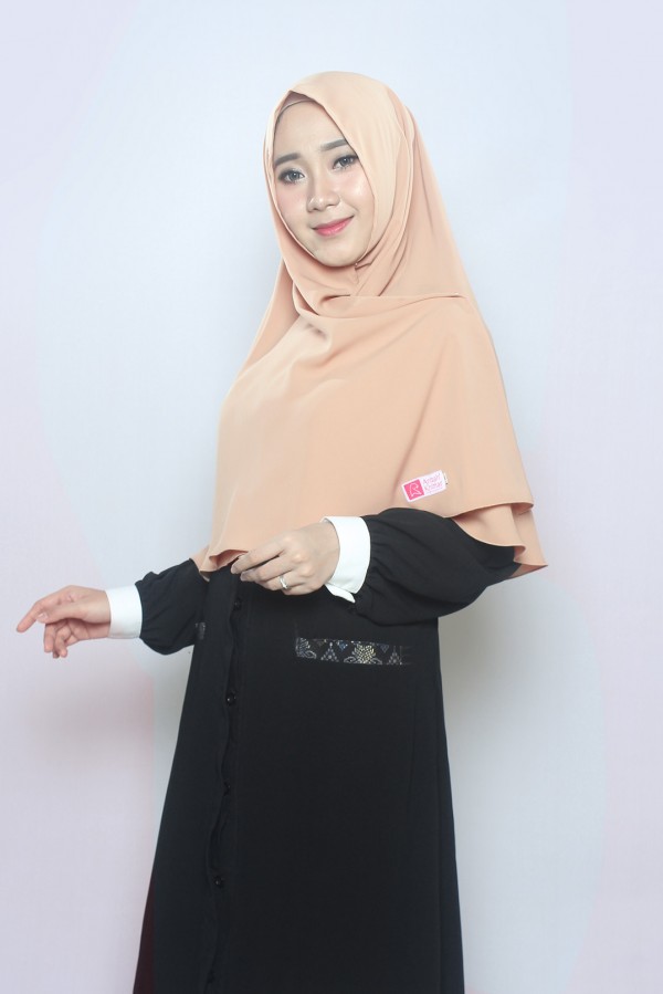 Gambar Khimar Semi Instan Nisa Cream Size S