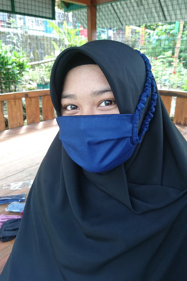 Gambar Masker Hijab Kain Toyobo Biru Dongker