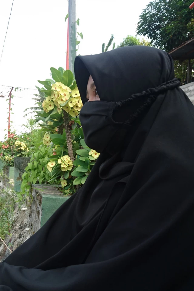 Gambar Masker Hijab Kain Toyobo Hitam 2